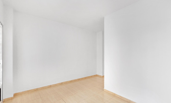 Herverkoop - 1. Appartement / flat - Torrevieja - Puerto Deportivo