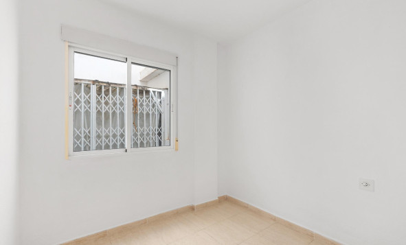 Herverkoop - 1. Appartement / flat - Torrevieja - Puerto Deportivo
