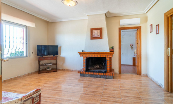 Reventa - 3. Casa indepiende - San Miguel de Salinas - Torremendo