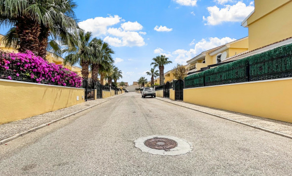 Reventa - 3. Casa indepiende - Orihuela Costa - Costa Blanca Sur
