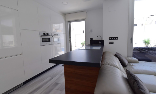 Resale - 3. Detached house - Orihuela Costa - Lomas de Cabo Roig