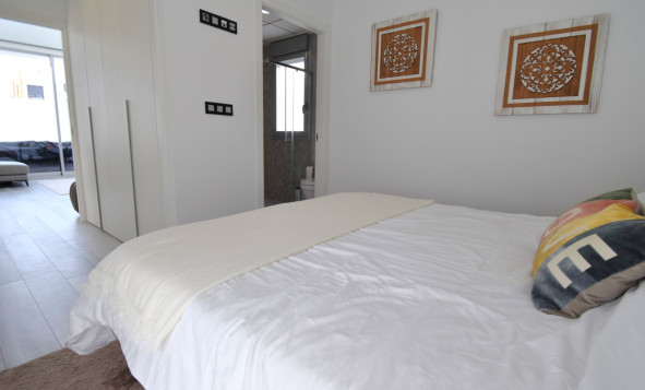 Resale - 3. Detached house - Orihuela Costa - Lomas de Cabo Roig