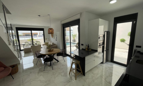Reventa - 3. Casa indepiende - Benijófar - Costa Blanca Sur