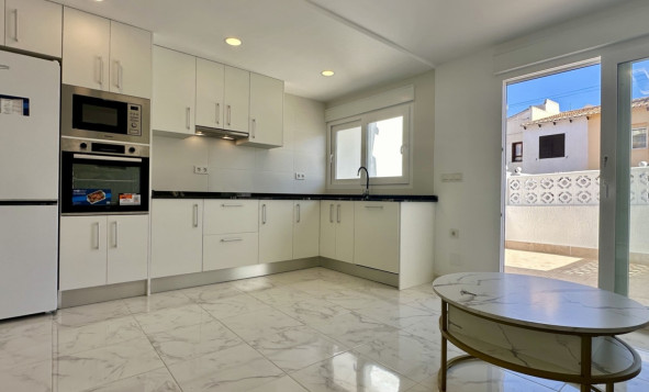 Resale - 2. Town house - Torrevieja - Costa Blanca South
