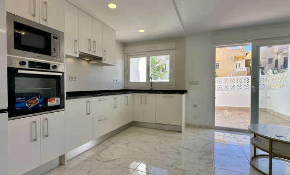 Resale - 2. Town house - Torrevieja - Costa Blanca South