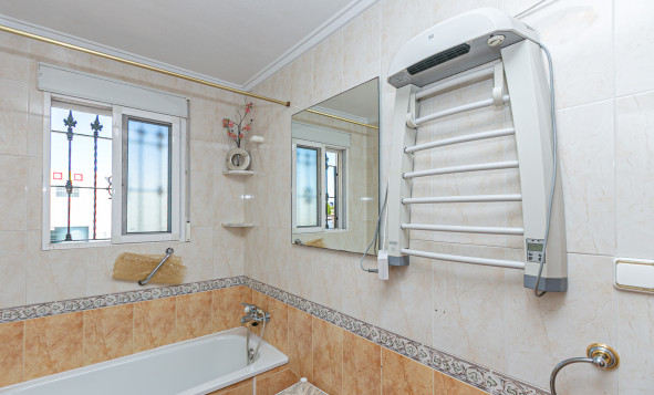Herverkoop - 4. Halfvrijstaande villa - La Zenia - Costa Blanca Zuid