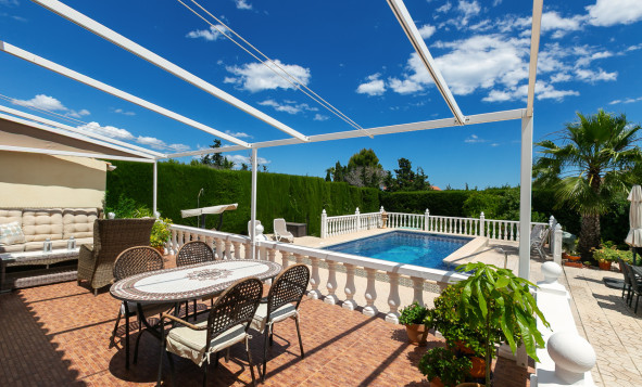 Herverkoop - 4. Halfvrijstaande villa - Los Balcones - Costa Blanca Zuid
