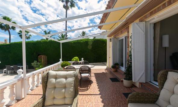 Herverkoop - 4. Halfvrijstaande villa - Los Balcones - Costa Blanca Zuid