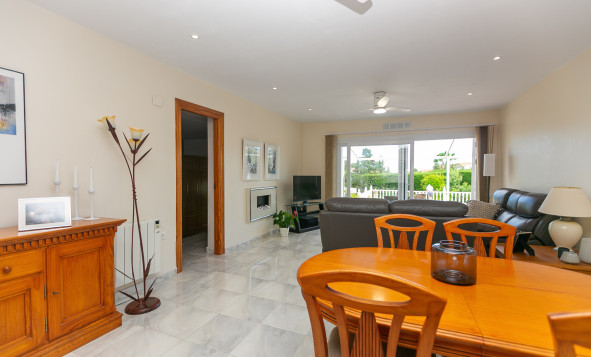 Herverkoop - 4. Halfvrijstaande villa - Los Balcones - Costa Blanca Zuid