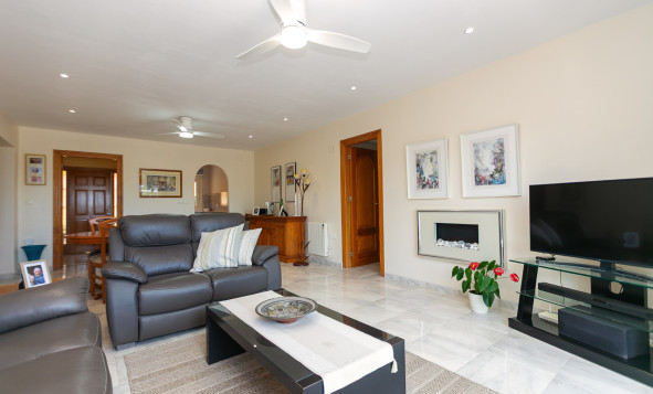 Herverkoop - 4. Halfvrijstaande villa - Los Balcones - Costa Blanca Zuid