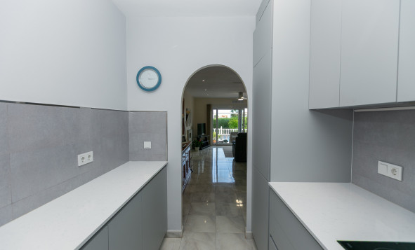 Herverkoop - 4. Halfvrijstaande villa - Los Balcones - Costa Blanca Zuid