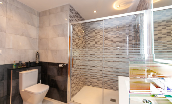 Herverkoop - 4. Halfvrijstaande villa - Los Balcones - Costa Blanca Zuid