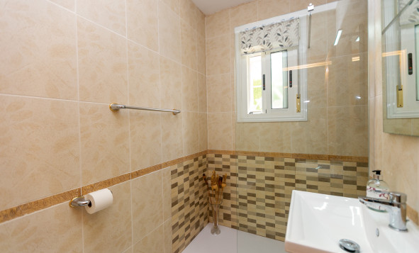 Herverkoop - 4. Halfvrijstaande villa - Los Balcones - Costa Blanca Zuid