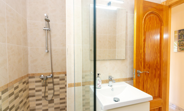 Herverkoop - 4. Halfvrijstaande villa - Los Balcones - Costa Blanca Zuid