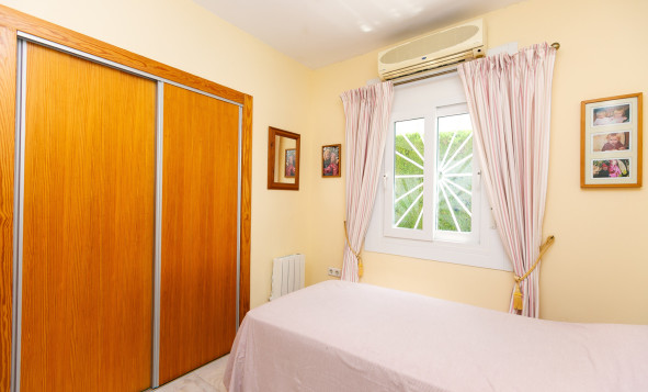 Herverkoop - 4. Halfvrijstaande villa - Los Balcones - Costa Blanca Zuid