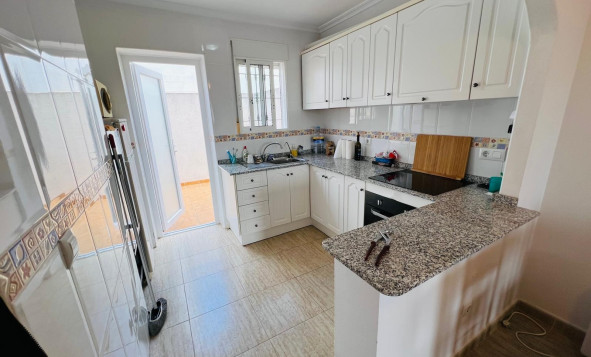 Herverkoop - 2. Town house / tussenwoning - Daya Nueva - Costa Blanca Zuid