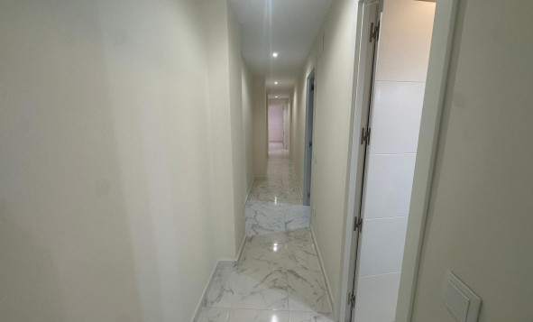 Herverkoop - 1. Appartement / flat - Torrevieja - Muelle Pesquero