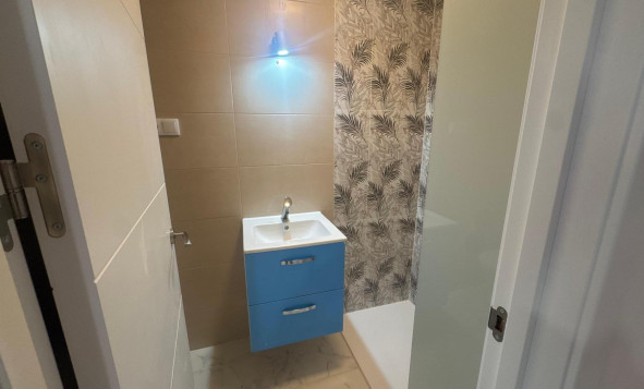 Herverkoop - 1. Appartement / flat - Torrevieja - Muelle Pesquero