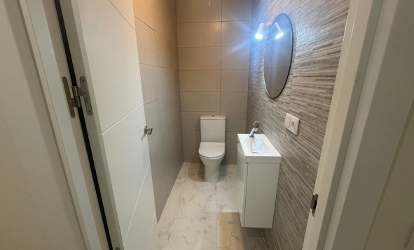 Herverkoop - 1. Appartement / flat - Torrevieja - Muelle Pesquero
