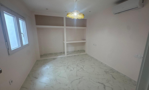 Herverkoop - 1. Appartement / flat - Torrevieja - Muelle Pesquero