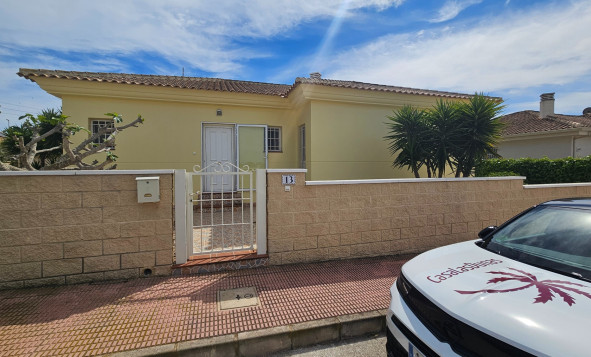 Herverkoop - 3. Vrijstaande villa - La Marina - Costa Blanca Zuid