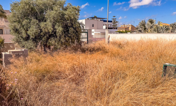 Reventa - Terreno edificable - Santiago de Ribera - zona san blas