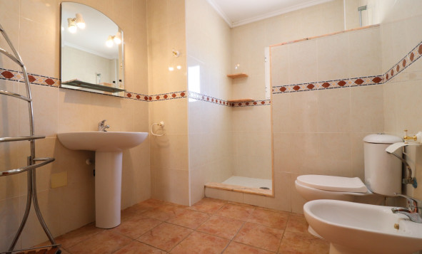 Reventa - 3. Casa indepiende - San Miguel de Salinas - Lake View Mansions