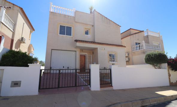Reventa - 3. Casa indepiende - San Miguel de Salinas - Lake View Mansions