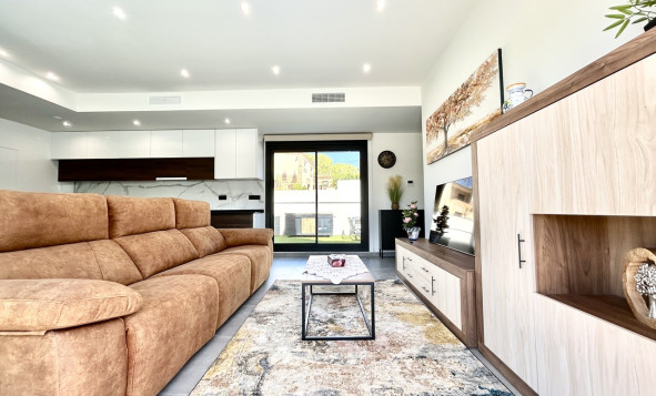 Reventa - 3. Casa indepiende - Villamartin - Costa Blanca Sur