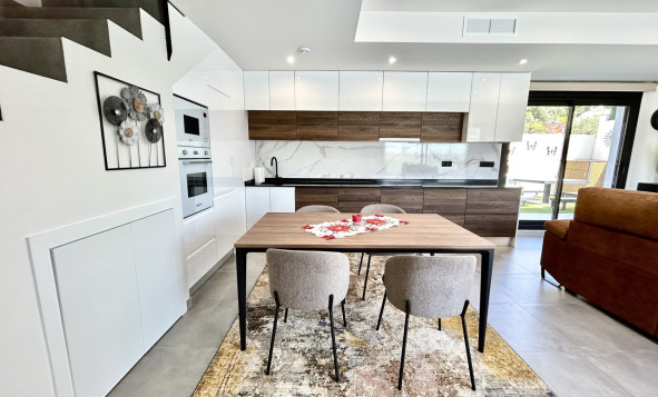 Reventa - 3. Casa indepiende - Villamartin - Costa Blanca Sur