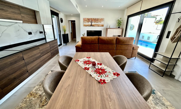 Reventa - 3. Casa indepiende - Villamartin - Costa Blanca Sur