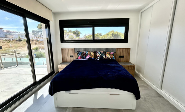 Reventa - 3. Casa indepiende - Villamartin - Costa Blanca Sur
