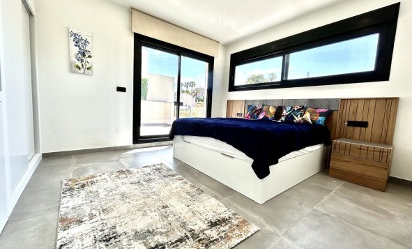 Reventa - 3. Casa indepiende - Villamartin - Costa Blanca Sur