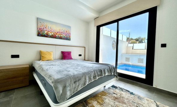 Reventa - 3. Casa indepiende - Villamartin - Costa Blanca Sur
