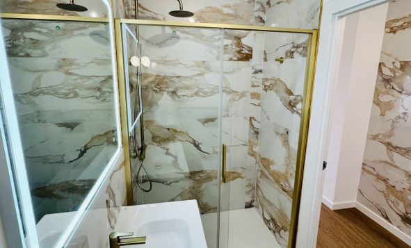 Reventa - 1. Apartamento / piso - Punta Prima - Costa Blanca Sur