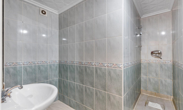 Reventa - 1. Apartamento / piso - Torrevieja - Puerto Deportivo