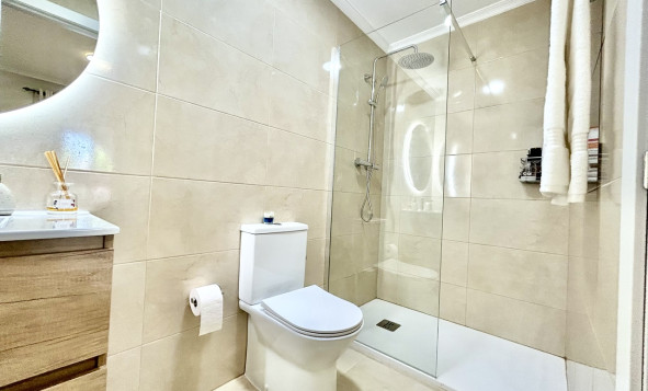 Reventa - 1. Apartamento / piso - Villamartin - Costa Blanca Sur