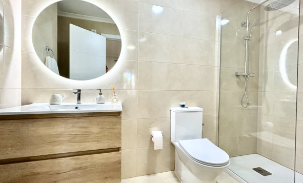 Reventa - 1. Apartamento / piso - Villamartin - Costa Blanca Sur
