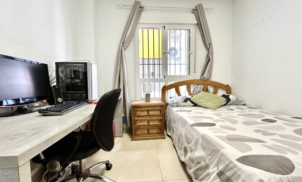 Reventa - 1. Apartamento / piso - Villamartin - Costa Blanca Sur