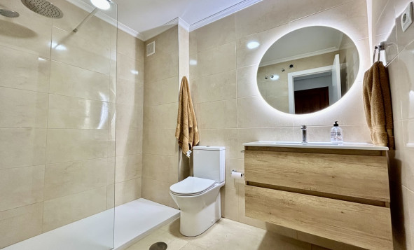 Reventa - 1. Apartamento / piso - Villamartin - Costa Blanca Sur