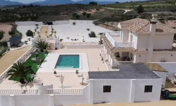 Reventa - 3. Casa indepiende - Pinoso - Costa Blanca Norte 