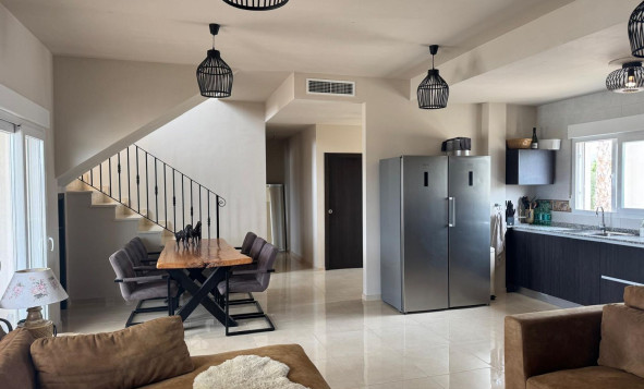 Resale - 3. Detached house - Pinoso - Costa Blanca North