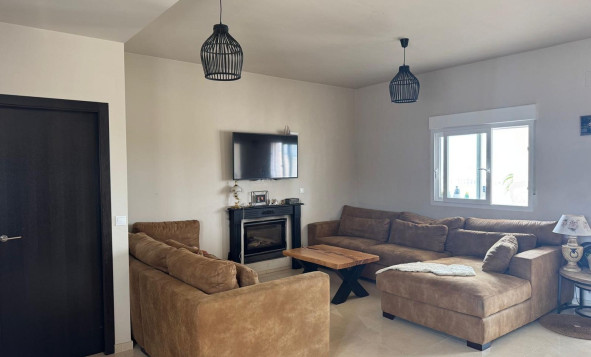 Resale - 3. Detached house - Pinoso - Costa Blanca North