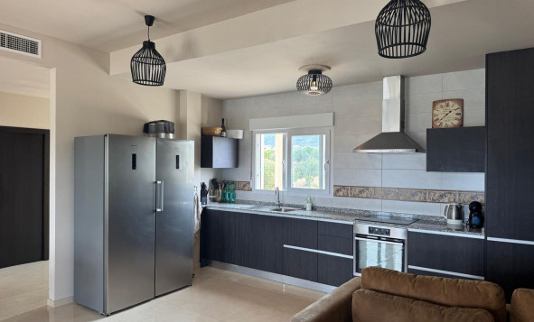 Resale - 3. Detached house - Pinoso - Costa Blanca North