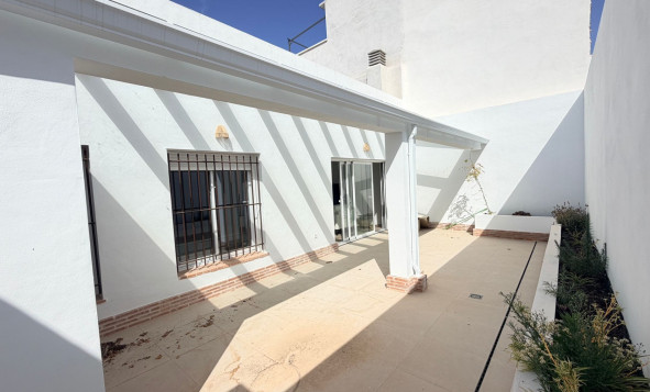 Herverkoop - 2. Town house / tussenwoning - Catral - Costa Blanca Zuid