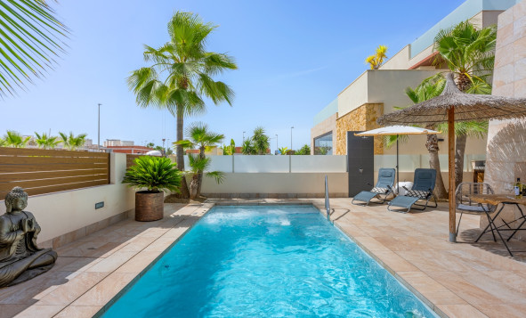 Herverkoop - 3. Vrijstaande villa - Benijófar - Costa Blanca Zuid