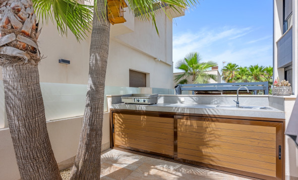 Herverkoop - 3. Vrijstaande villa - Benijófar - Costa Blanca Zuid