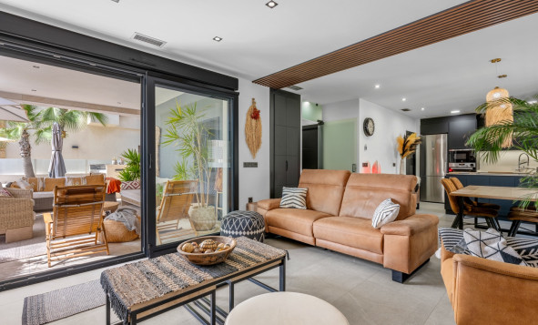 Herverkoop - 3. Vrijstaande villa - Benijófar - Costa Blanca Zuid
