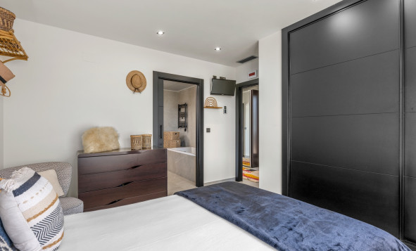 Herverkoop - 3. Vrijstaande villa - Benijófar - Costa Blanca Zuid