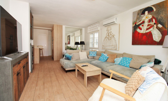 Herverkoop - 3. Vrijstaande villa - Villamartin - Costa Blanca Zuid